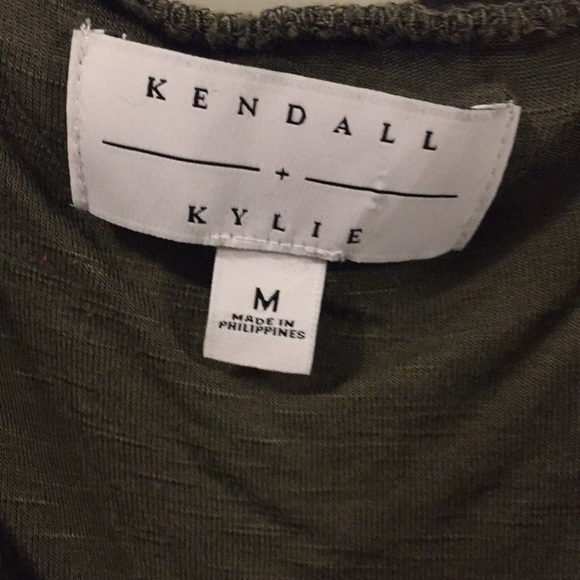Kendall and Kylie t-shirt size m - Picture 3 of 3